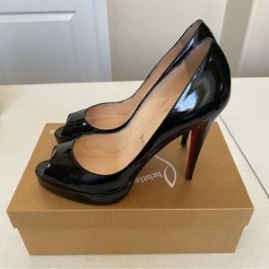 Christian Louboutin Yoyo Zeppa Black Patent Leather Heels. Women’s 40 | US 10